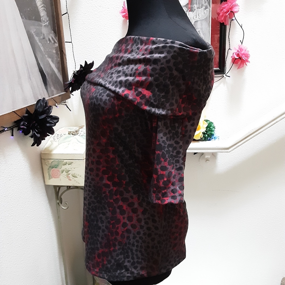 Off the shoulder top - Picture 2 of 3